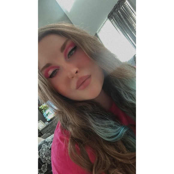 Meet your Posher, Lacey - Picture 1 of 3